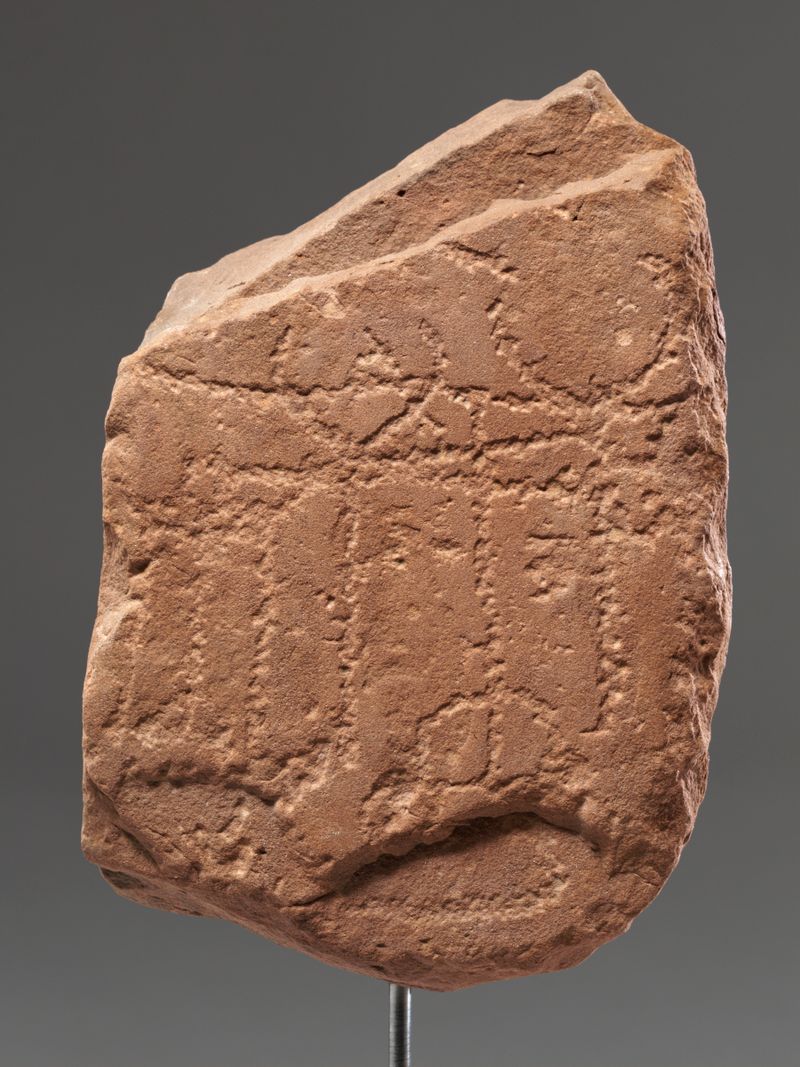 Was bedeuten die Zeichen aus der Steinzeit, die sich im Grab von Lohne im Schwalm-Eder-Kreis (3400-2800 v. Chr.) fanden? 